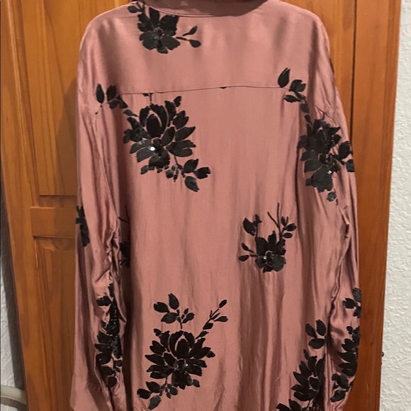 Zara sz XL, Button-Up blouse with Black Floral Design, holiday, party, classic - Picture 5 of 7